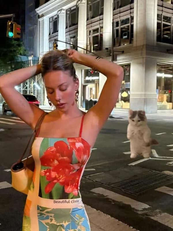 girl streets brunette