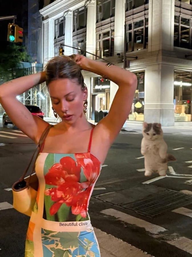 girl streets brunette