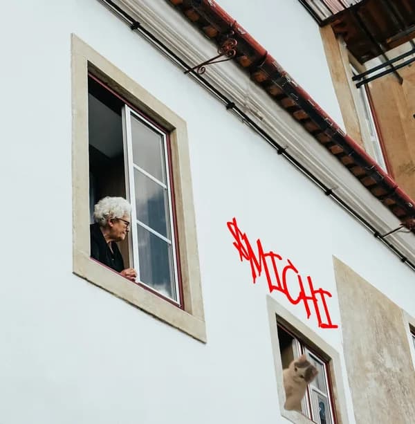 window house graffiti