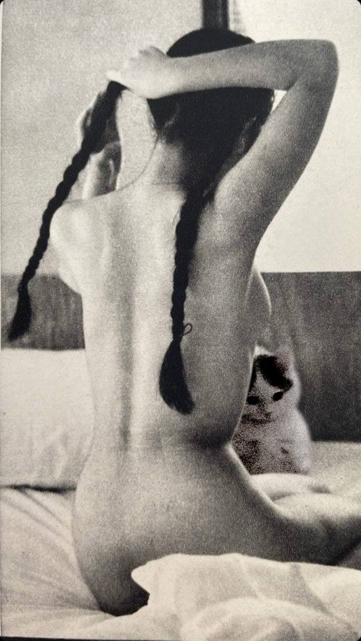 girl naked nsfw sexy